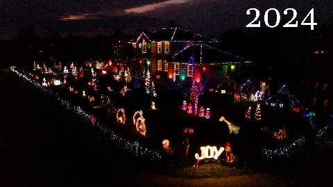 4863 Cedar Brook Ct — Christmas lights in Liberty Twp, OH