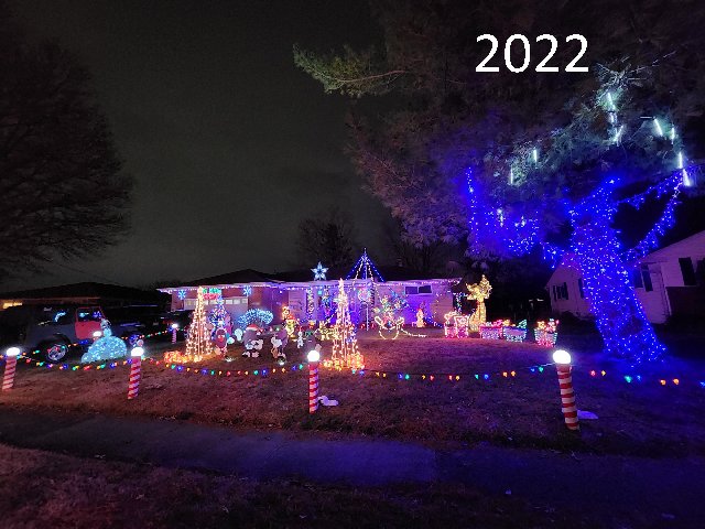 1049 Gail Ave — Christmas lights in Fairfield, OH